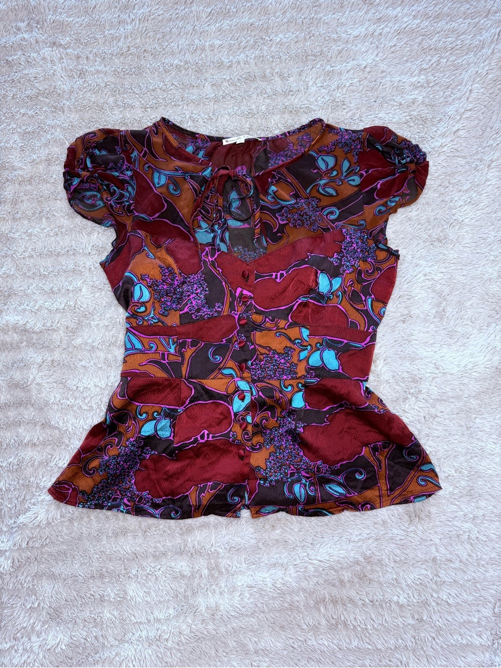 Women's 100% Silk Rare Vintage Whimsigoth Floral Print Short Sleeve Top
